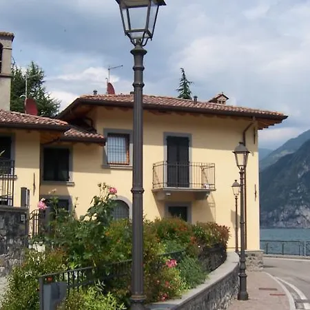 Lago Delle Orchidee * Riva di Solto