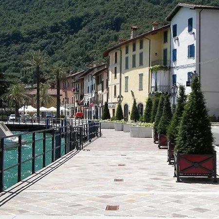 Lago Delle Orchidee *